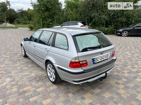 BMW 330 2002  випуску Львів з двигуном 3 л бензин універсал механіка за 7800 долл. 