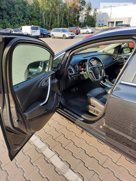 Opel Astra 2014  випуску Чернігів з двигуном 2 л дизель універсал автомат за 10000 долл. 