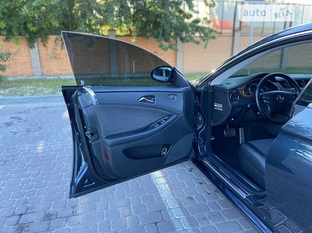 Mercedes-Benz CLS 300 2006  випуску Дніпро з двигуном 3 л дизель седан автомат за 11600 долл. 