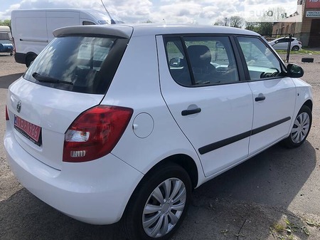 Skoda Fabia 2011  випуску Луцьк з двигуном 1.6 л дизель хэтчбек механіка за 5999 долл. 