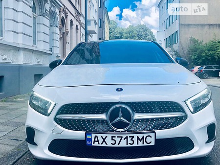 Mercedes-Benz A 220 2019  випуску Львів з двигуном 2 л бензин седан автомат за 34899 долл. 