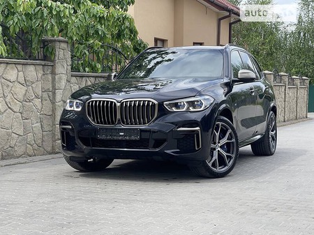 BMW X5 2021  випуску Тернопіль з двигуном 4.4 л бензин позашляховик автомат за 99900 долл. 