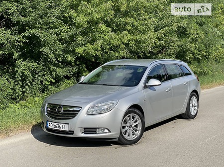 Opel Insignia 2009  випуску Львів з двигуном 2 л бензин універсал автомат за 7300 долл. 