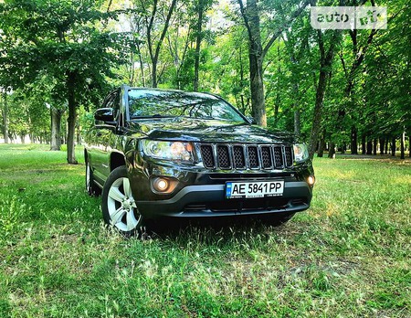 Jeep Compass 2013  випуску Дніпро з двигуном 2 л  позашляховик  за 10650 долл. 