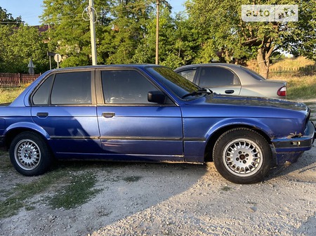 BMW 318 1986  випуску Львів з двигуном 1.8 л бензин седан механіка за 1700 долл. 