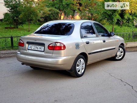 Daewoo Lanos 2004  випуску Дніпро з двигуном 1.6 л  седан механіка за 3400 долл. 