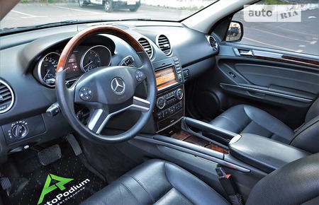 Mercedes-Benz ML 500 2008  випуску Київ з двигуном 5.5 л  позашляховик автомат за 11999 долл. 