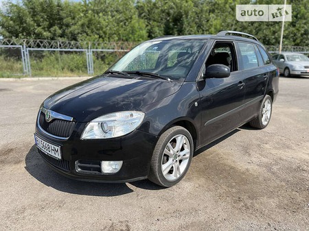 Skoda Fabia 2009  випуску Полтава з двигуном 1.4 л бензин універсал  за 5750 долл. 