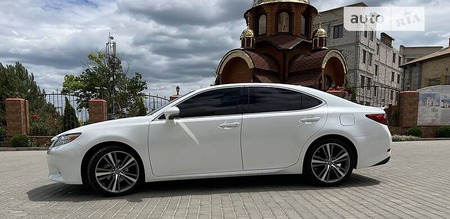 Lexus ES 350 2015  випуску Одеса з двигуном 3.5 л бензин седан автомат за 25900 долл. 