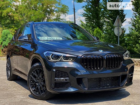 BMW X1 2020  випуску Тернопіль з двигуном 2 л бензин позашляховик автомат за 30500 долл. 