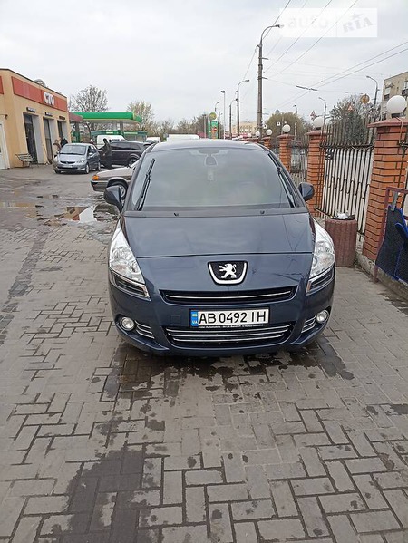 Peugeot 5008 2013  випуску Вінниця з двигуном 1.6 л дизель мінівен автомат за 11500 долл. 