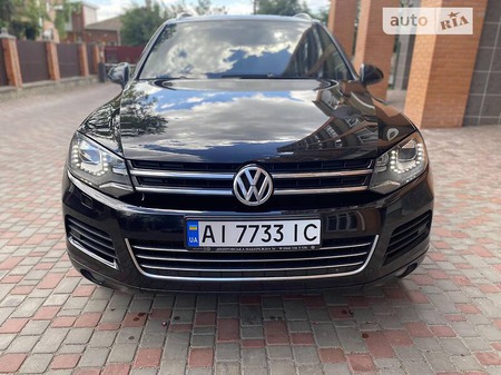 Volkswagen Touareg 2014  випуску Київ з двигуном 3 л дизель позашляховик автомат за 23900 долл. 