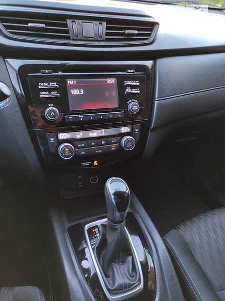 Nissan Rogue 2017  випуску Тернопіль з двигуном 2.5 л  позашляховик автомат за 14900 долл. 