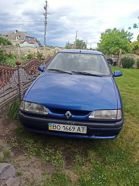 Renault 19 1995  випуску Львів з двигуном 1.4 л  хэтчбек механіка за 1600 долл. 