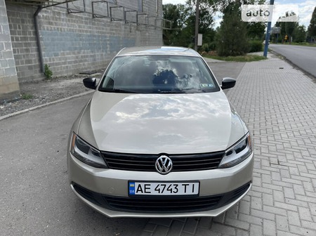 Volkswagen Jetta 2013  випуску Донецьк з двигуном 2 л бензин седан автомат за 8900 долл. 