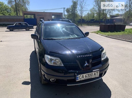 Mitsubishi Outlander 2007  випуску Черкаси з двигуном 2.4 л  позашляховик автомат за 8250 долл. 