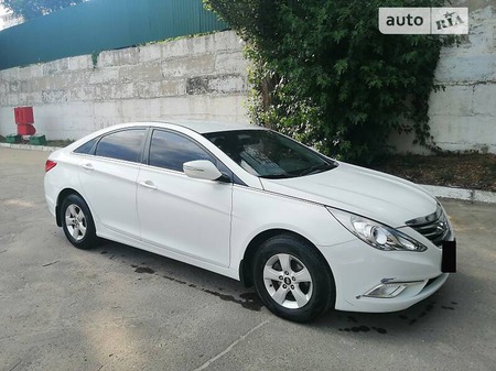 Hyundai Sonata 2014  випуску Київ з двигуном 2 л газ седан автомат за 9100 долл. 