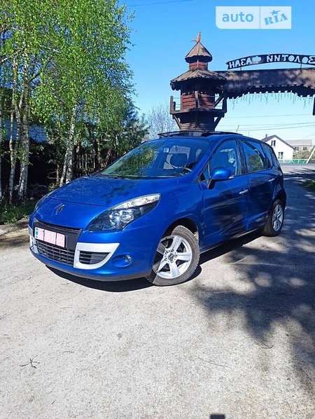 Renault Scenic 2009  випуску Хмельницький з двигуном 1.4 л бензин мінівен механіка за 7199 долл. 