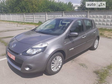 Renault Clio 2009  випуску Полтава з двигуном 1.2 л бензин хэтчбек механіка за 4950 долл. 