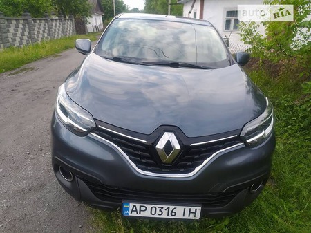 Renault Kadjar 2016  випуску Рівне з двигуном 1.5 л дизель позашляховик механіка за 15200 долл. 