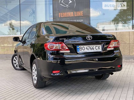 Toyota Corolla 2012  випуску Харків з двигуном 1.3 л  седан механіка за 6900 долл. 