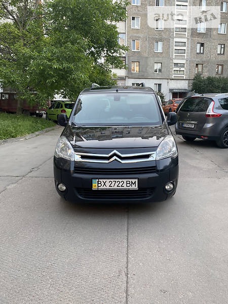 Citroen Berlingo 2010  випуску Хмельницький з двигуном 1.6 л бензин універсал механіка за 6500 долл. 