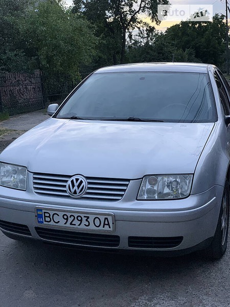 Volkswagen Bora 1999  випуску Львів з двигуном 2 л бензин седан механіка за 4700 долл. 