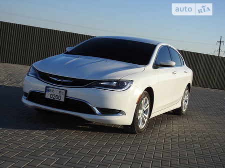 Chrysler 200 2014  випуску Хмельницький з двигуном 2.4 л бензин седан автомат за 10300 долл. 