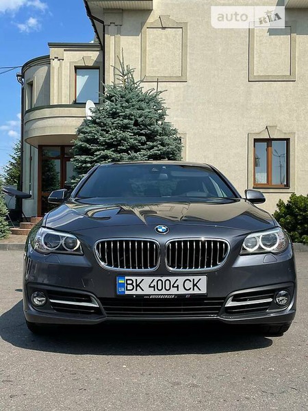 BMW 530 2015  випуску Рівне з двигуном 3 л дизель седан автомат за 24500 долл. 