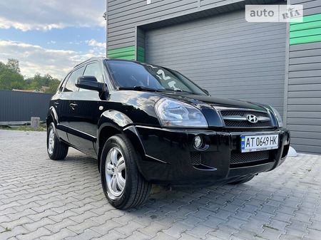 Hyundai Tucson 2005  випуску Івано-Франківськ з двигуном 2 л дизель позашляховик механіка за 7200 долл. 