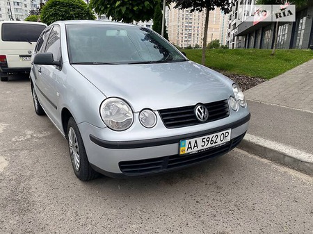 Volkswagen Polo 2003  випуску Київ з двигуном 1.4 л бензин хэтчбек механіка за 3900 долл. 