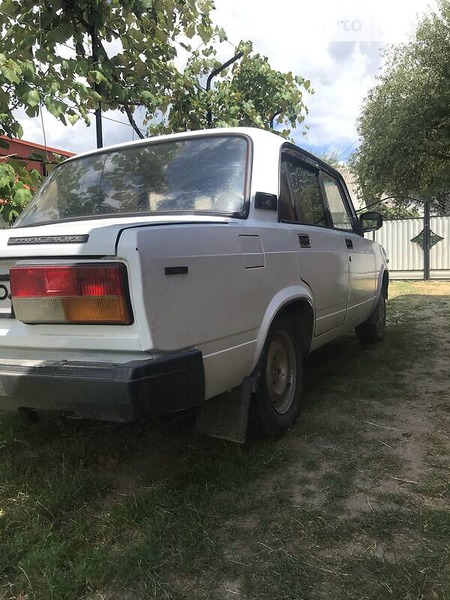 Lada 2107 2003  випуску Ужгород з двигуном 1.5 л бензин седан механіка за 1800 долл. 