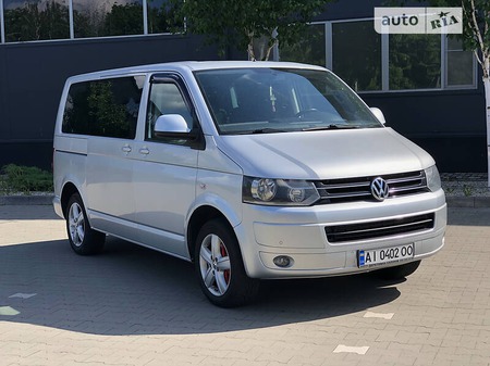 Volkswagen Multivan 2010  випуску Київ з двигуном 0 л дизель мінівен автомат за 20500 долл. 