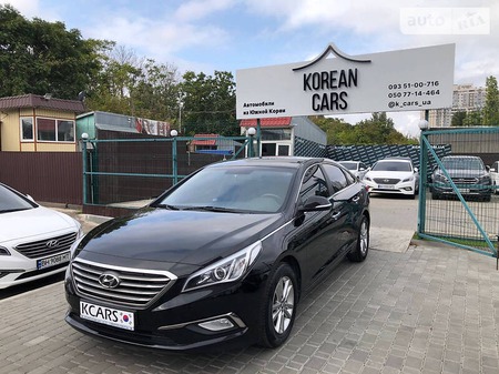 Hyundai Sonata 2016  випуску Одеса з двигуном 2 л газ седан автомат за 12800 долл. 