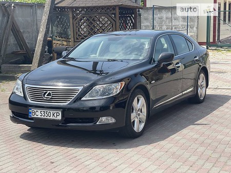 Lexus LS 460 2008  випуску Львів з двигуном 4.6 л бензин седан автомат за 12500 долл. 