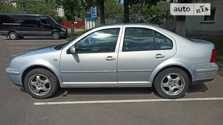 Volkswagen Bora 1999  випуску Івано-Франківськ з двигуном 1.6 л бензин седан механіка за 4500 долл. 