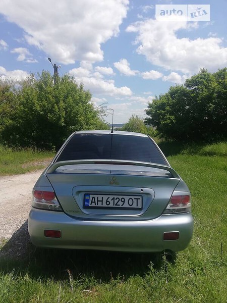 Mitsubishi Lancer 2004  випуску Дніпро з двигуном 2 л бензин седан механіка за 4800 долл. 