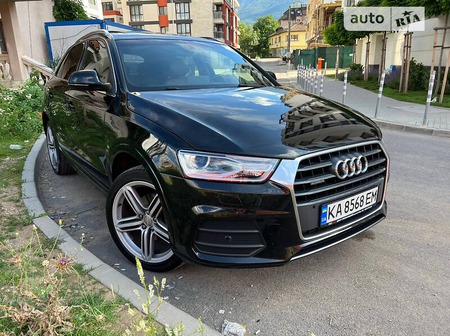 Audi Q3 2016  випуску Київ з двигуном 2 л бензин хэтчбек автомат за 20800 долл. 