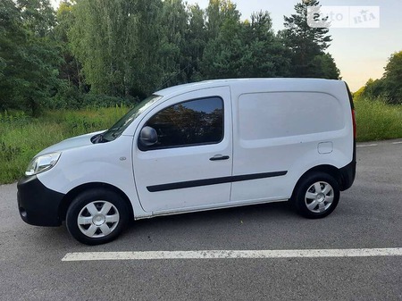 Renault Kangoo 2018  випуску Суми з двигуном 1.5 л дизель мінівен механіка за 9200 долл. 