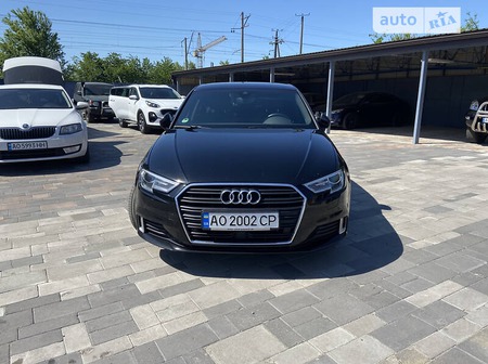 Audi A3 Limousine 2018  випуску Ужгород з двигуном 2 л дизель хэтчбек автомат за 17000 євро 