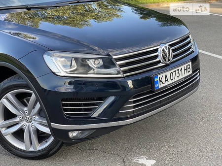 Volkswagen Touareg 2016  випуску Київ з двигуном 3 л дизель позашляховик автомат за 34999 долл. 