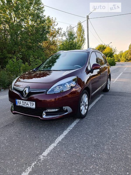 Renault Scenic 2013  випуску Харків з двигуном 1.5 л дизель мінівен автомат за 9500 долл. 