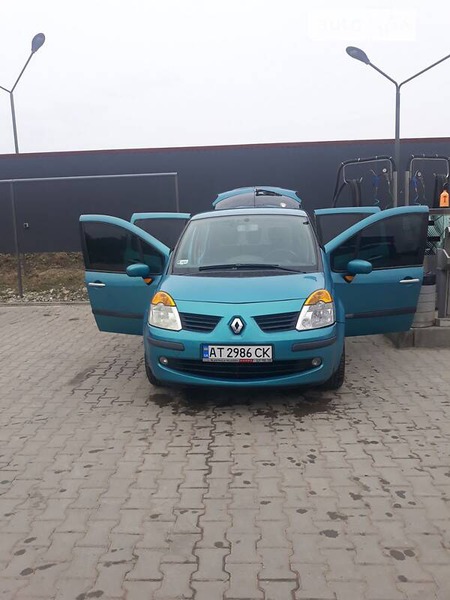 Renault Modus 2005  випуску Івано-Франківськ з двигуном 1.1 л бензин хэтчбек  за 4100 долл. 