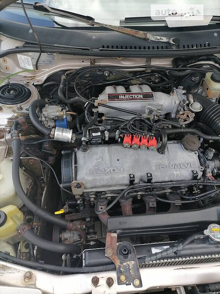Mazda 323 1993  випуску Рівне з двигуном 1.6 л  хэтчбек механіка за 2350 долл. 
