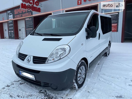 Renault Trafic 2011  випуску Суми з двигуном 2 л дизель мінівен механіка за 10700 долл. 