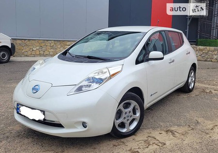 Nissan Leaf 2014  випуску Чернівці з двигуном 0 л електро хэтчбек автомат за 12500 долл. 