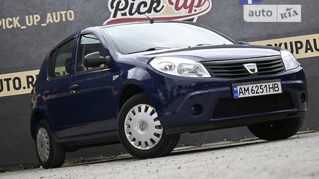 Dacia Sandero 2009  випуску Житомир з двигуном 1.4 л бензин хэтчбек механіка за 4200 долл. 