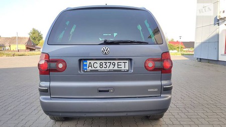 Volkswagen Sharan 2008  випуску Луцьк з двигуном 2 л дизель мінівен механіка за 8200 долл. 