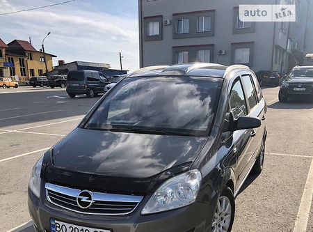 Opel Zafira Tourer 2009  випуску Тернопіль з двигуном 1.7 л дизель мінівен механіка за 6600 долл. 