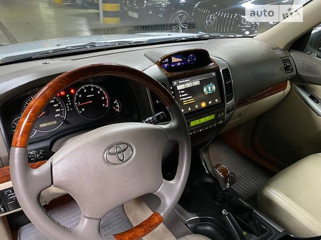 Toyota Land Cruiser Prado 2007  випуску Київ з двигуном 4 л бензин позашляховик автомат за 17500 долл. 